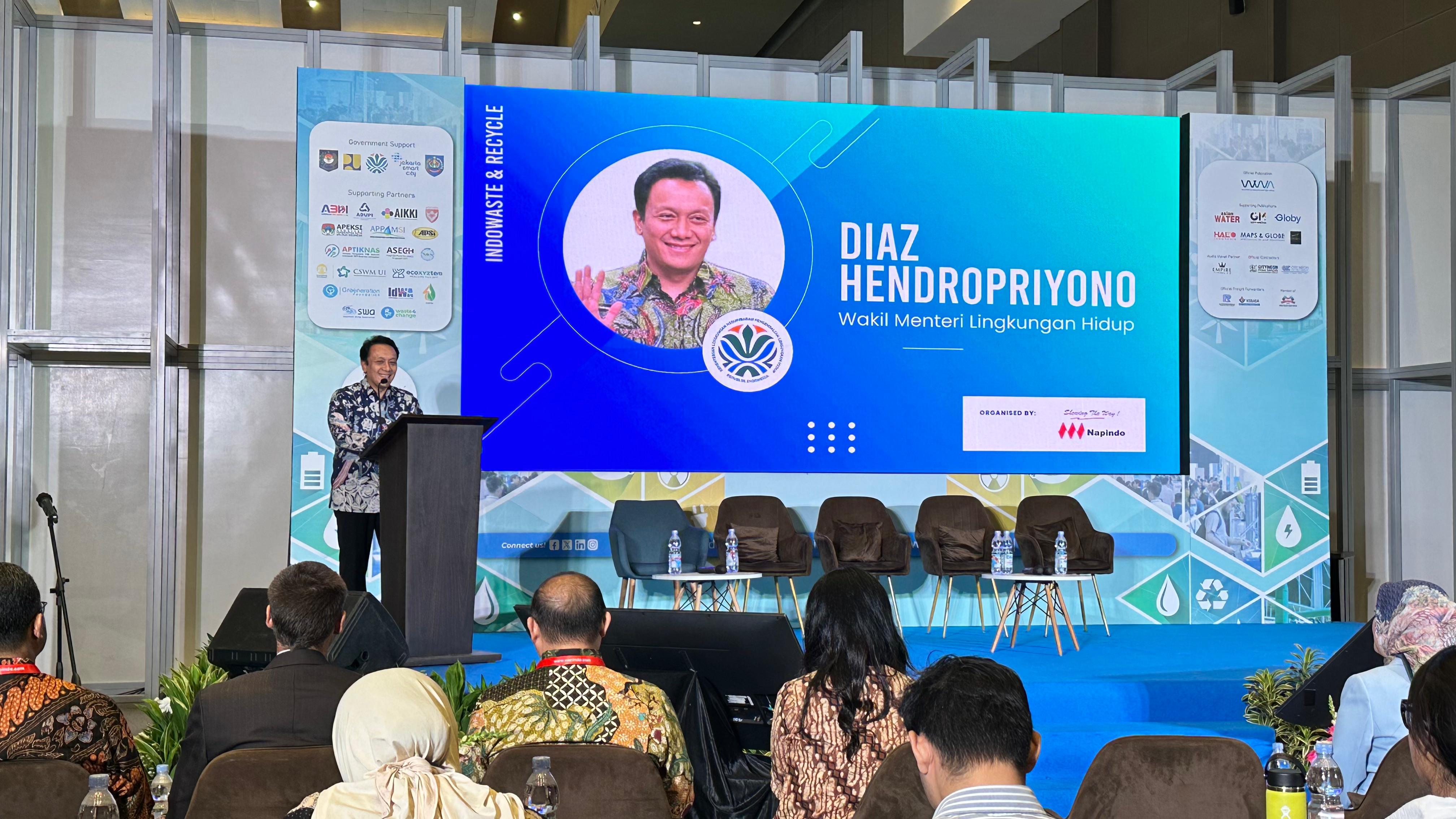 Buka ASEAN Recycling Summit, Wamen LH Dorong Kolaborasi Wujudkan Pengelolaan Sampah 100% Terkelola pada 2029