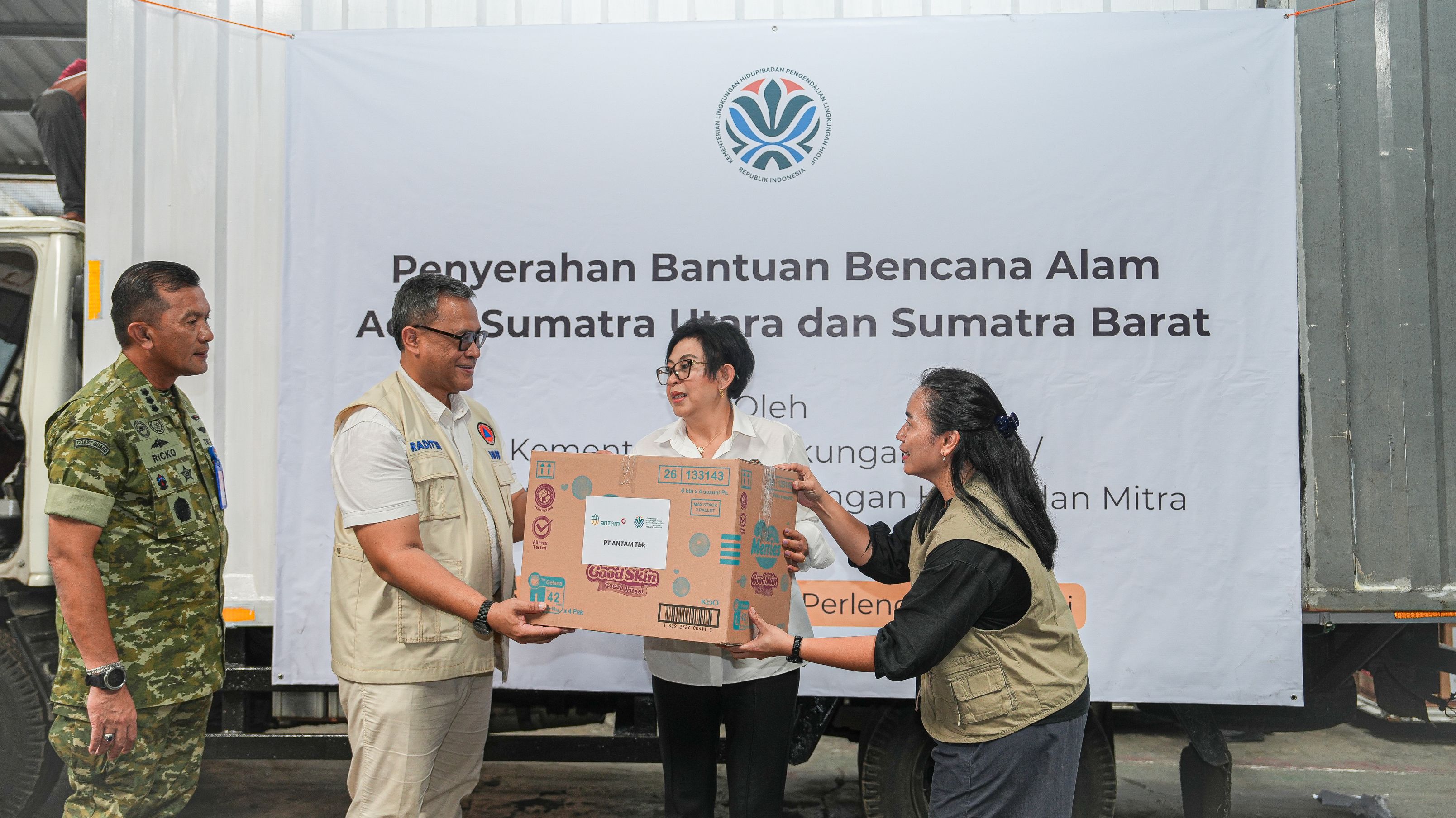 Solidaritas untuk Sumatera: KLH/BPLH dan Mitra Salurkan Bantuan untuk Ribuan Warga